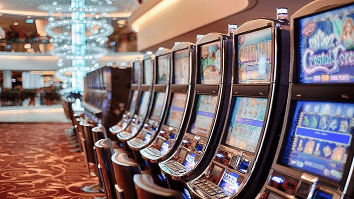 Filipino player enjoying phtaya sports and casino games on mobile